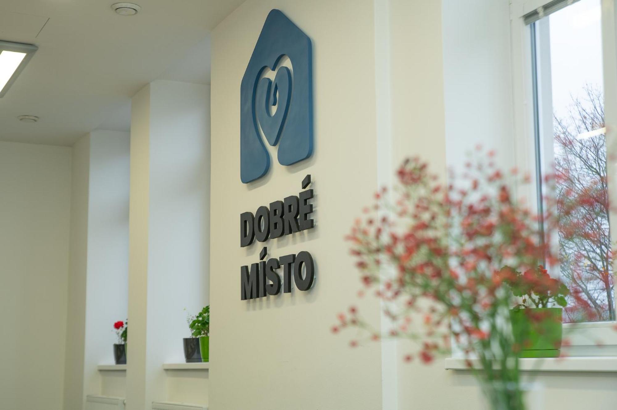 Dobre Misto Ξενοδοχείο Κρνοβ Εξωτερικό φωτογραφία